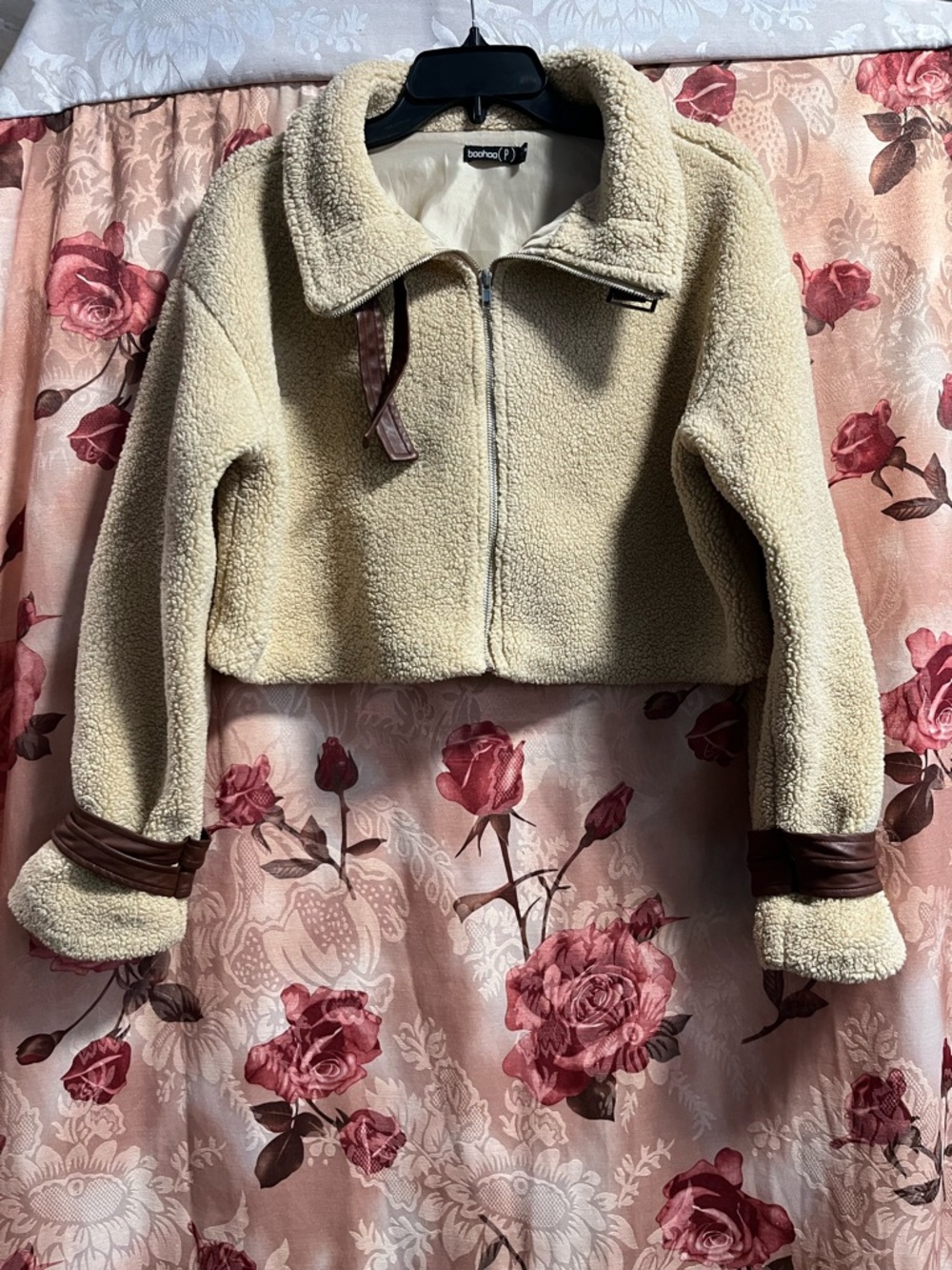 Boohoo Cream Sherpa-Lined Cropped Jacket with Brown Trim
